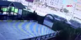 Diyarbakır minibüs kaldırımda yürüyen 2 kişiye çarpıp, etüt merkezi bahçesine girdi