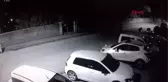 Apartmanın otopark zincirinin çalınma anı kamerada
