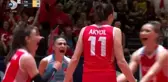 Spor filenin sultanları'nın tokyo yolculuğunu anlatan spiker başak koç final stresimizi kırdık