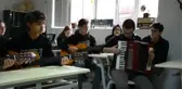 Kanser hastalarına umut olabilmek için şarkı söyleyip kamera karşısına geçtiler (1)