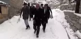 Engelli öğrencinin evde karne heyecanı