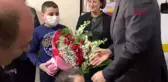 İstanbul valisi ali yerlikaya, evde ve hastane'de karne verdi.