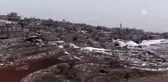 Karne ve takdir belgeleriyle şehit babalarının mezarını ziyaret ettiler