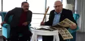 Huzurevinde kalan sanatçı Rıza Konyalı türkülerini arkadaşları için söylüyor (2)