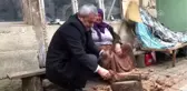 Milletvekili Ünal, çiftçi kadına yardım etti