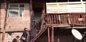 Yardımsever gençler, ihtiyaç sahibi aileye 