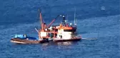 Ayvacık'ta karaya oturan teknedeki balıkçılar kurtarıldı