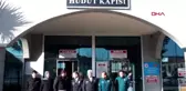 Balıkesir ayvalıkta dünya gümrük günü'nde turistlere çiçekli, çikolatalı karşılama