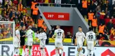 Beşiktaş taraftarı, hakem kararlarına tepki gösterdi! Kural hatası iddiası gündeme geldi
