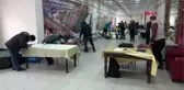 Kocaeli izmit'te, elazığ'daki depremzedelere yardım kampanyası