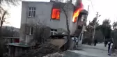 Sobadan çıkan kıvılcım evi yaktı