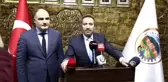 Aksaray'da 10'u Çinli 12 kişi coronavirüs vakası şüphesiyle hastaneye kaldırıldı