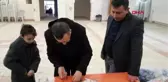 Kütahya 9 yaşındaki mücahit, depremzedeler için ilçe pazarında yardım topladı