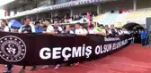 Spor suriyeli gençler, eski futbolculara gösteri maçı yaptı