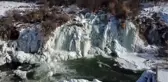 Doğa harikası Muradiye Şelalesi kısmen dondu