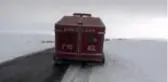Paletli ambulansla karları aşıp hasta çocuğu hastaneye yetiştirdiler