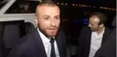 Gökhan Töre yeni sevgilisiyle ilk fotoğrafını paylaştı