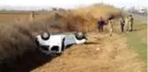Kaza yapan araçlar tahliye kanalına devrildi: 7 yaralı