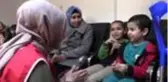 Genç Kızılay gönüllüleri yabancı uyruklu çocuklara oyuncak verdi