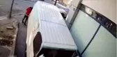 İstanbul'da kaşla göz arasında cep telefonu hırsızlıkları kamerada