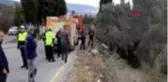 Aydın virajı alamayıp şarampole yuvarlanan otomobil sürücüsü yaralandı