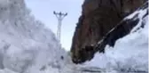 Tatvan'da karla mücadele çalışmaları aralıksız devam ediyor