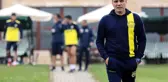 Fenerbahçeli taraftarlar, Tolgay'ı ilk 11'e alan Ersun Yanal'a tepki gösterdi