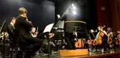 İtalyan sanatçı Tifu, Tekfen Filarmoni Orkestrasıyla Bursa'da konser verdi