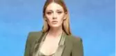 Küvet pozunu paylaşan oyuncu Gizem Karaca'ya iltifat yağdı