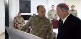 Bakan akar, sınırdaki birliklerde incelemelerde bulundu