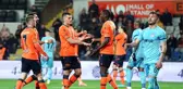 Demba Ba sonradan girdi, maçın yıldızı oldu