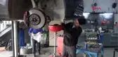Düzce motor ustası araç parçalarından heykel yaptı