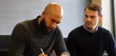 Tim Howard, hem hissedarı hem de sportif direktörü olduğu kulübün kalecisi oldu