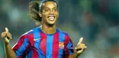 Efsane futbolcu Ronaldinho, sahte pasaport düzenlemek iddiasıyla Paraguay'da tutuklandı