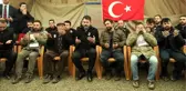 İdlib şehidi Hüseyin Özdemir'in babası, ayakkabısı çamurlu olduğu için makam aracına binmemiş