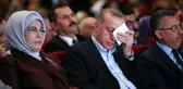 Erdoğan, şehit annelerinin konuşmalarının yer aldığı videoyu izlerken gözyaşlarını tutamadı