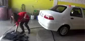 'O' sanayi sitesinin tek kadın oto yıkamacısı