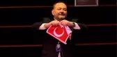 Türk bayrağını yırtan küstah Yunan vekil, göçmen yakalamak için sınıra indi