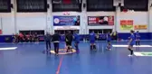 Oyuncular, galibiyet sevincini boş tribünlerle kutladı