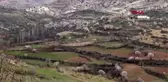 Engebeli tarlalar, binlerce yıllık gelenekle sürülüyor