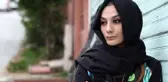 Yazar Esra Elönü'nün umre dönüşü vefat eden babasının koronavirüs testi negatif çıktı
