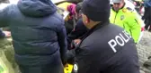 Direksiyon hakimiyetini kaybetti, evin duvarına çarparak durabildi