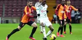 Galatasaraylı Ömer Bayram'ın sağ el tarak kemiği kırıldı
