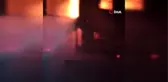 İki katlı ev alevlerle teslim oldu