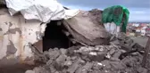 Batman'da yağmurdan dolayı kerpiç ev çöktü