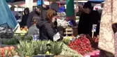 Antalya'da semt pazarlarına korona virüs sessizliği