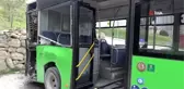 Arızalanan otobüs duvara çarparak durabildi