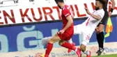 Galatasaray, Şener Özbayraklı'nın yerine Nazım Sangare'yi transfer edecek
