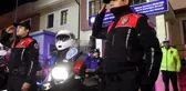 Sağlık çalışanlarına alkışlı destek: Polis de sirenlerle destek verdi