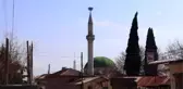 Minarenin alemindeki yuva 40 yıldır leyleklere ev sahipliği yapıyor